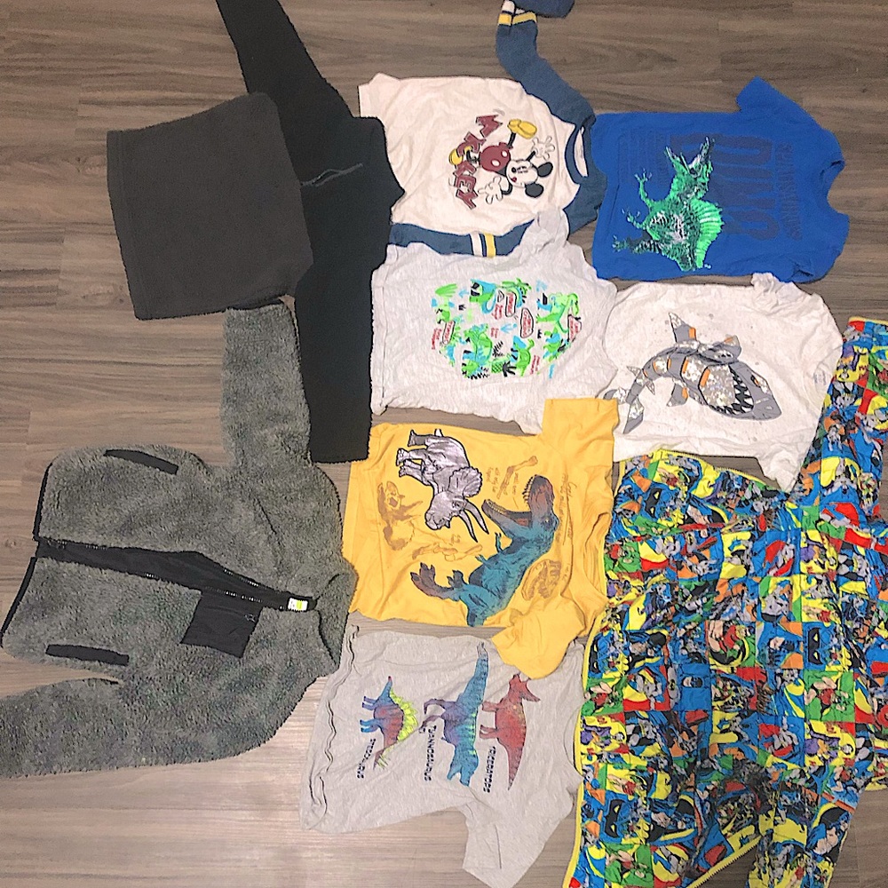 Size 5/6t clothes for boys! Dino theme